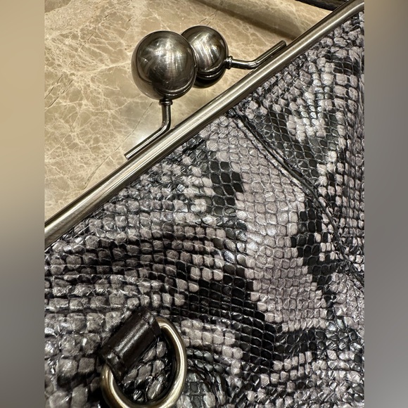 Patricia Nash Leather wide mouth Livata Kisslock Embossed Crossbody Smoke Python - Picture 7 of 16